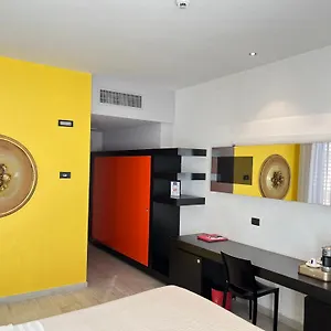 4* Hotell Blue Shades